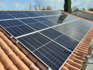 Risparmio energetico, installazione pannelli fotovoltaici